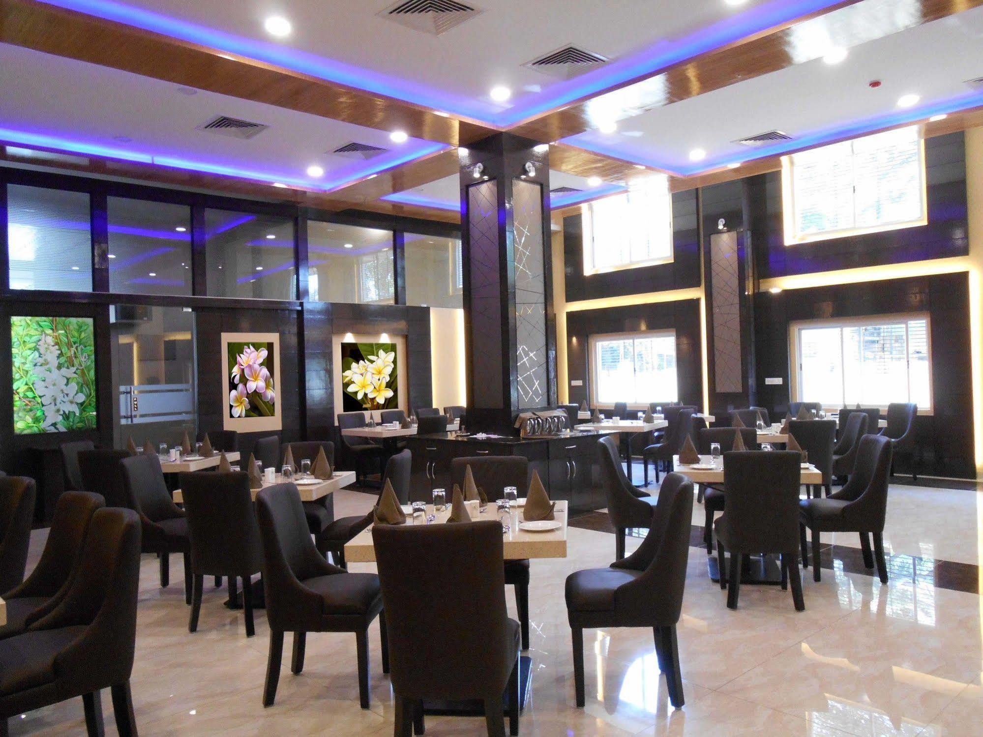 Rio Meridian Hotel Mysore Extérieur photo