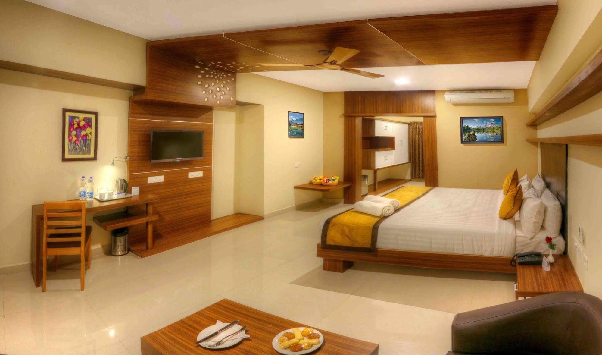 Rio Meridian Hotel Mysore Extérieur photo